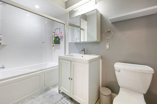 208-210 W 7th St 1, Boston, MA 02127