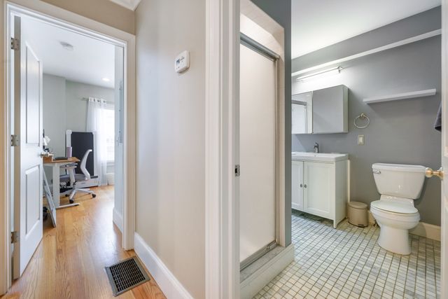 208-210 W 7th St 1, Boston, MA 02127