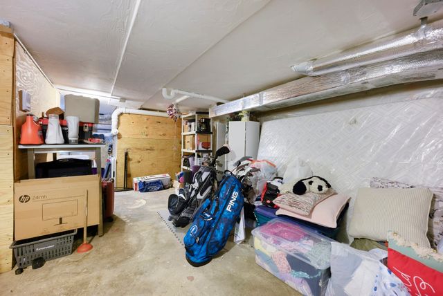 208-210 W 7th St 1, Boston, MA 02127