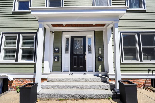 208-210 W 7th St 1, Boston, MA 02127