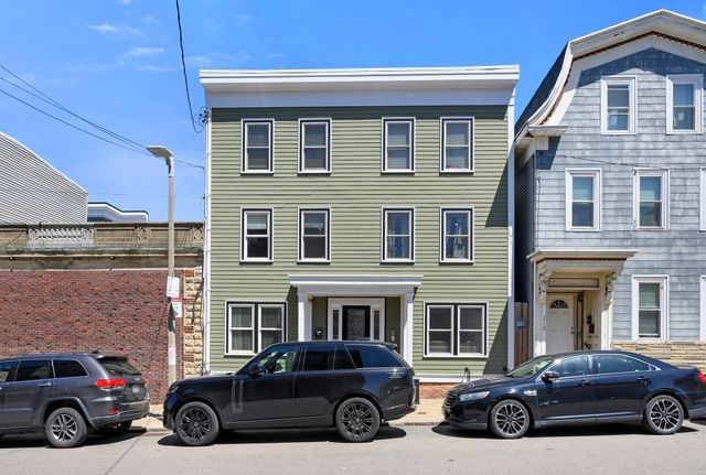 208-210 W 7th St 1, Boston, MA 02127