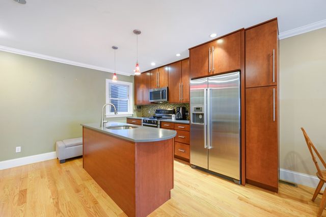 208-210 W 7th St 1, Boston, MA 02127
