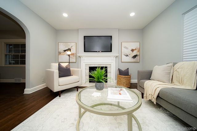 17344 WISCONSIN Street, Detroit, MI 48221