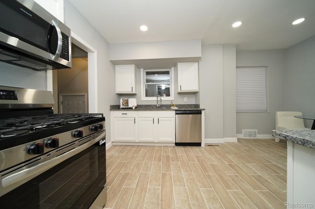 17344 WISCONSIN Street, Detroit, MI 48221