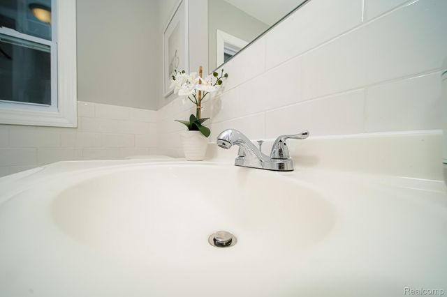 17344 WISCONSIN Street, Detroit, MI 48221