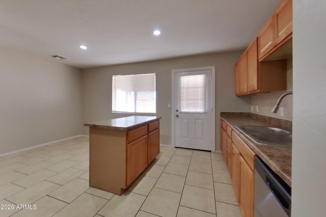 3234 W LARKSPUR Drive, Phoenix, AZ 85029