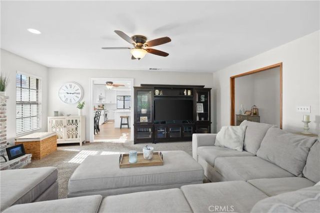 42095 Acacia Avenue, Hemet, CA 92544