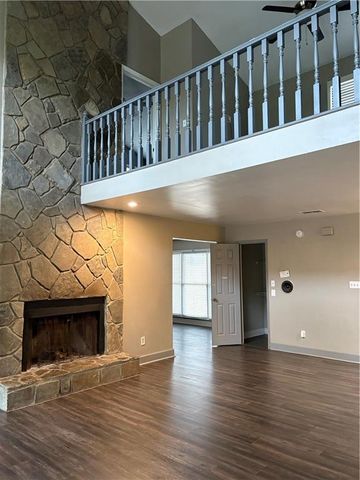 1562 Linksview Close, Stone Mountain, GA 30088