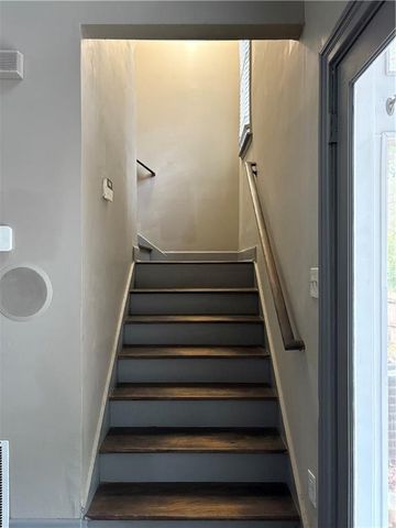 1562 Linksview Close, Stone Mountain, GA 30088