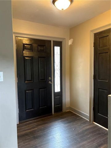 1562 Linksview Close, Stone Mountain, GA 30088