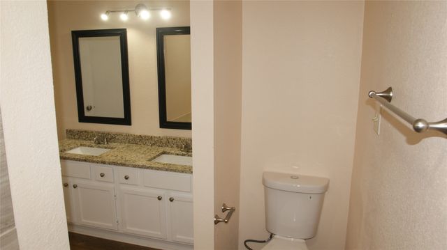 610 Squaw Creek Court, Arlington, TX 76018