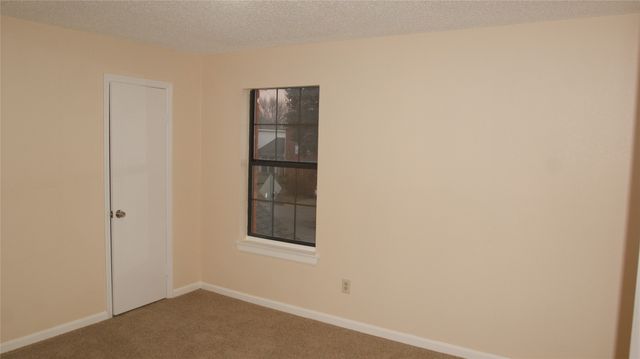 610 Squaw Creek Court, Arlington, TX 76018