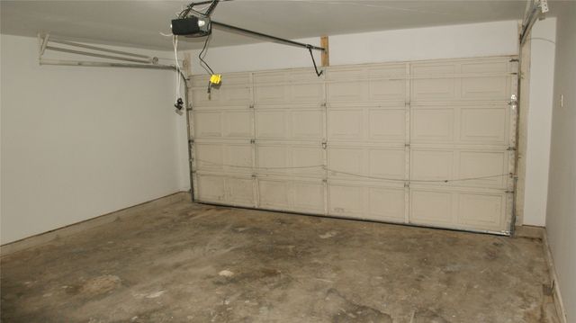 610 Squaw Creek Court, Arlington, TX 76018