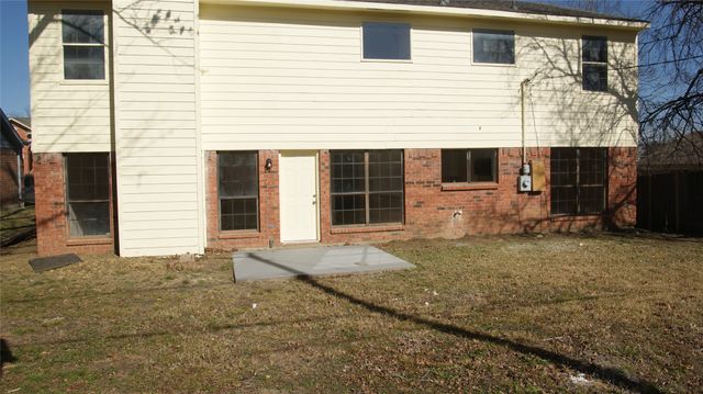 610 Squaw Creek Court, Arlington, TX 76018