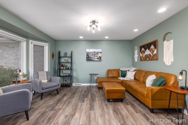 8116 Birchwood Avenue, Jenison, MI 49428