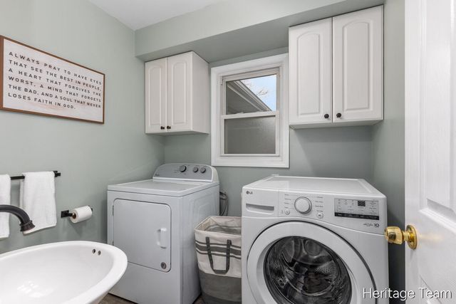 8116 Birchwood Avenue, Jenison, MI 49428