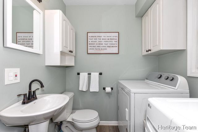 8116 Birchwood Avenue, Jenison, MI 49428