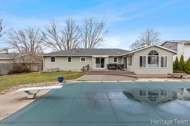 8116 Birchwood Avenue, Jenison, MI 49428