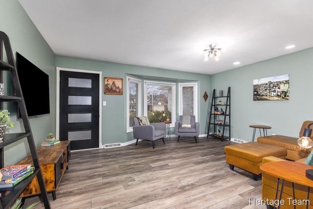 8116 Birchwood Avenue, Jenison, MI 49428