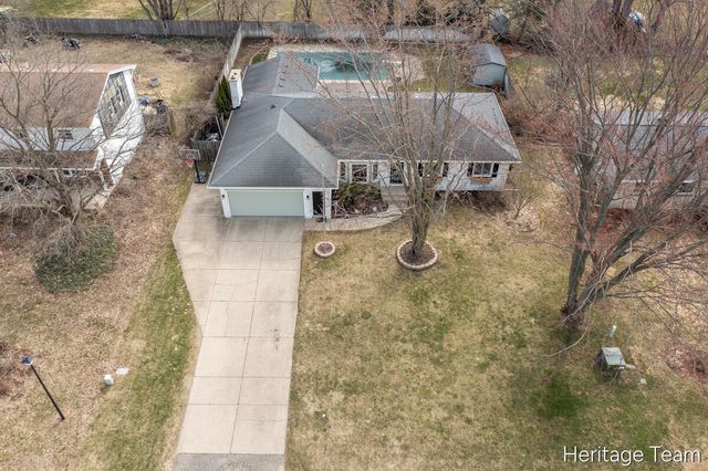 8116 Birchwood Avenue, Jenison, MI 49428