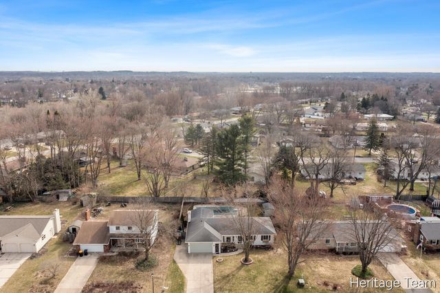 8116 Birchwood Avenue, Jenison, MI 49428