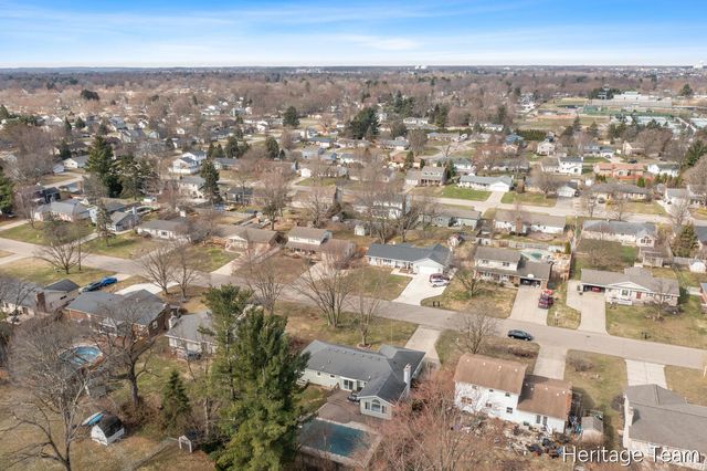 8116 Birchwood Avenue, Jenison, MI 49428