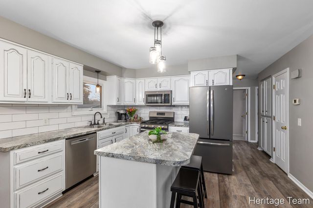 8116 Birchwood Avenue, Jenison, MI 49428