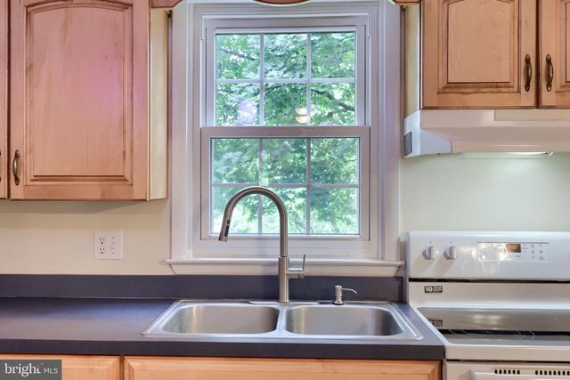 1 ARDMORE DR, Hummelstown, PA 17036
