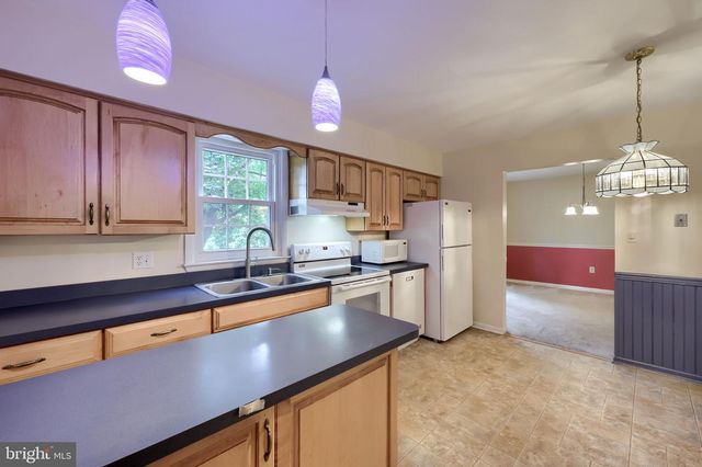 1 ARDMORE DR, Hummelstown, PA 17036