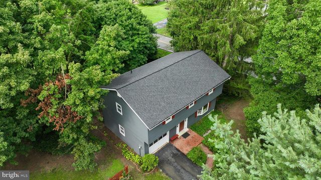 1 ARDMORE DR, Hummelstown, PA 17036