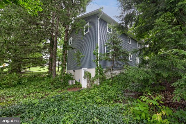 1 ARDMORE DR, Hummelstown, PA 17036