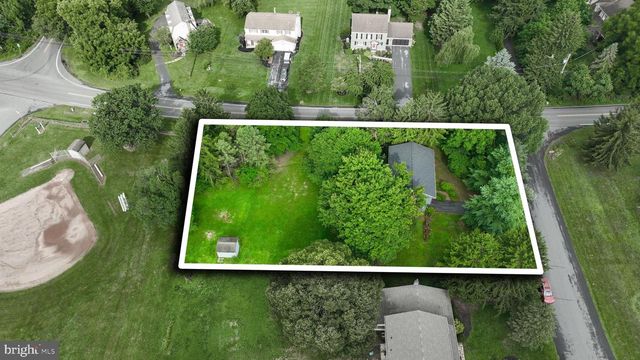 1 ARDMORE DR, Hummelstown, PA 17036