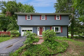 1 ARDMORE DR, Hummelstown, PA 17036