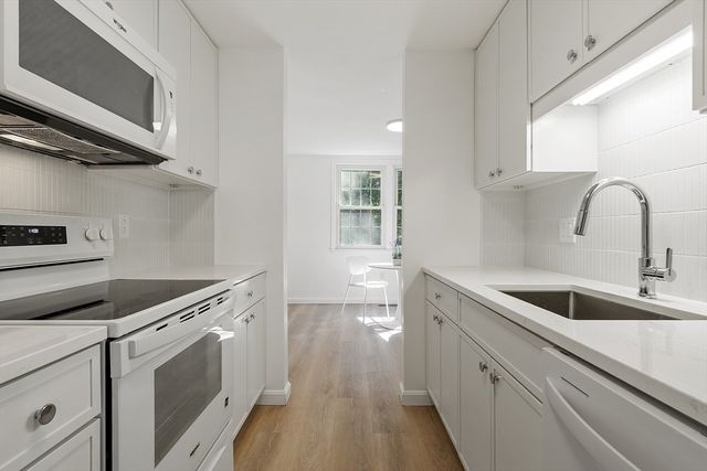 61 Patrick Road 61, Tewksbury, MA 01876