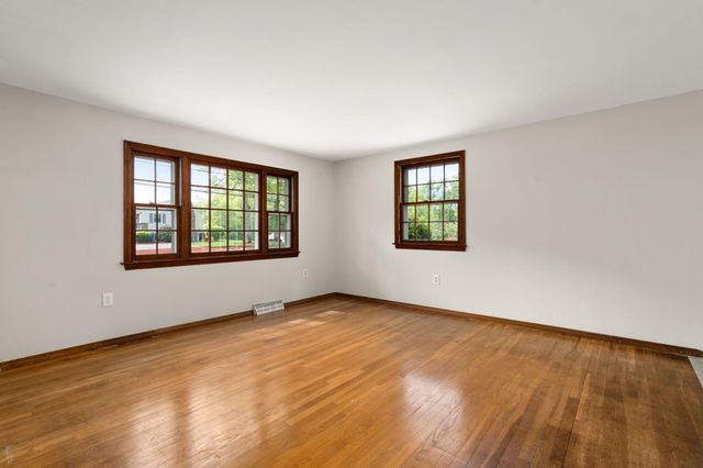 87 Belmont Drive, Merrimack, NH 03054
