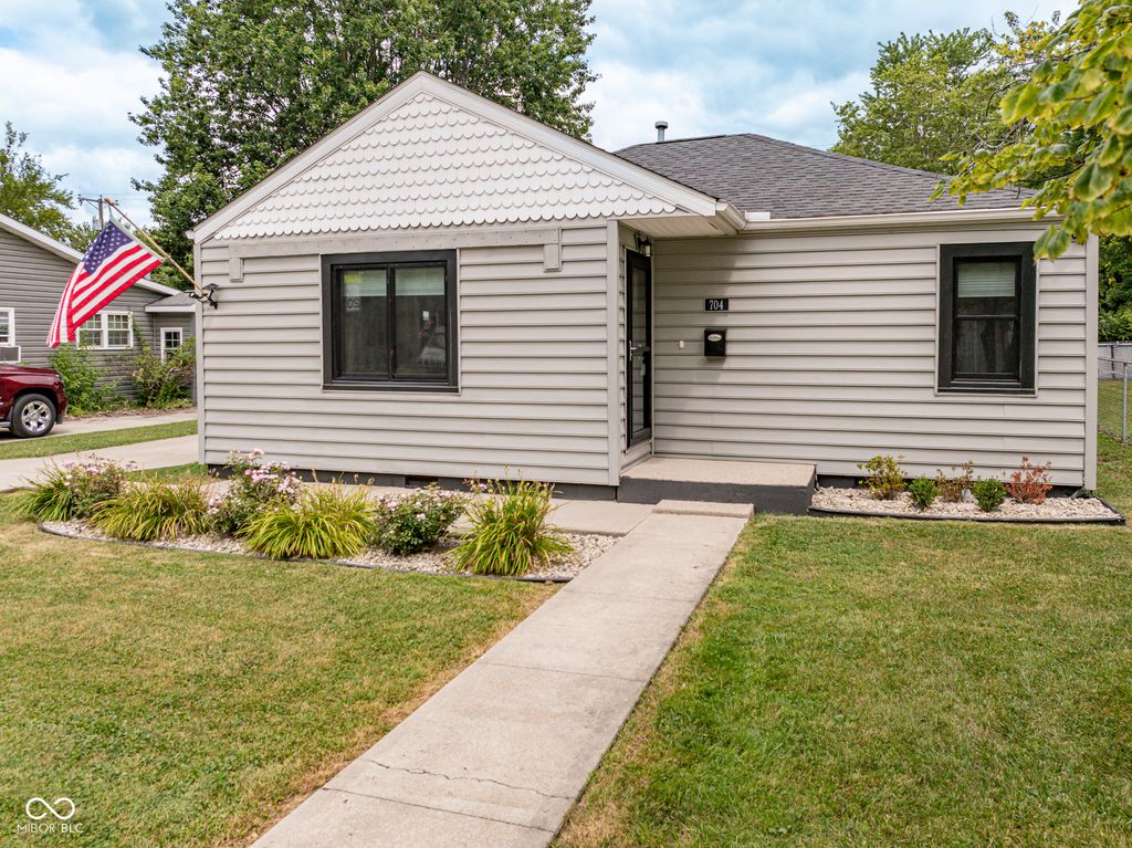 704 W Elm Street, Hartford City, IN 47348