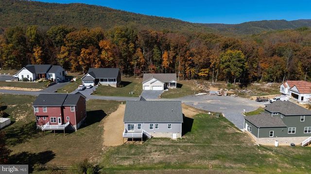 1960 SAW MILL CT E, Mcgaheysville, VA 22840