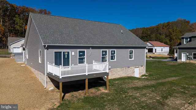 1960 SAW MILL CT E, Mcgaheysville, VA 22840