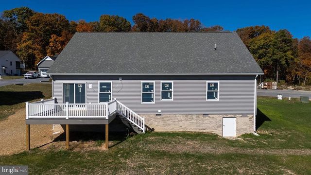 1960 SAW MILL CT E, Mcgaheysville, VA 22840