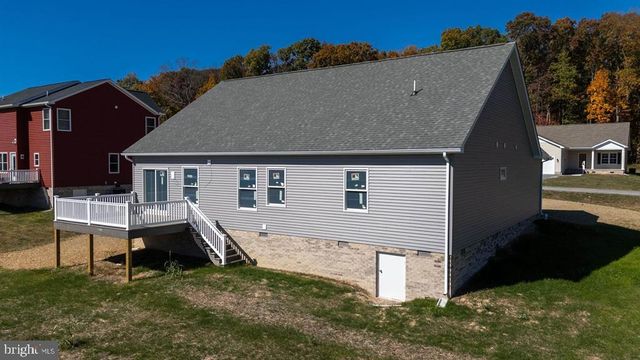 1960 SAW MILL CT E, Mcgaheysville, VA 22840