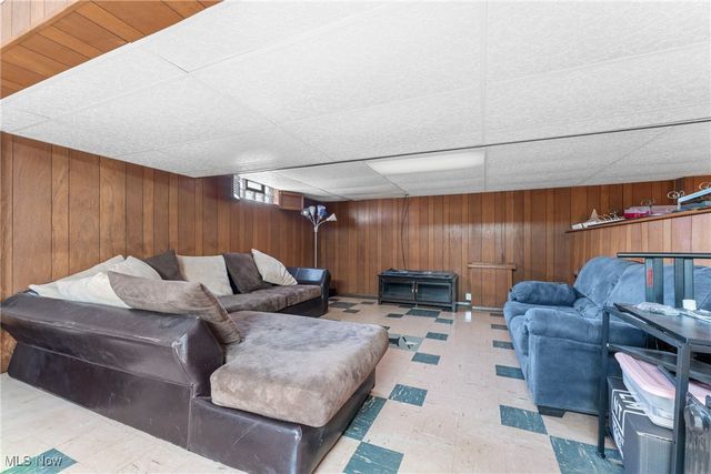 2866 Peacock Drive, Youngstown, OH 44511