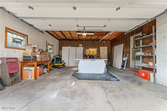 2866 Peacock Drive, Youngstown, OH 44511