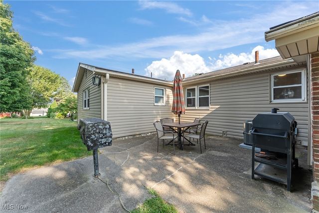 2866 Peacock Drive, Youngstown, OH 44511