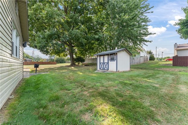 2866 Peacock Drive, Youngstown, OH 44511