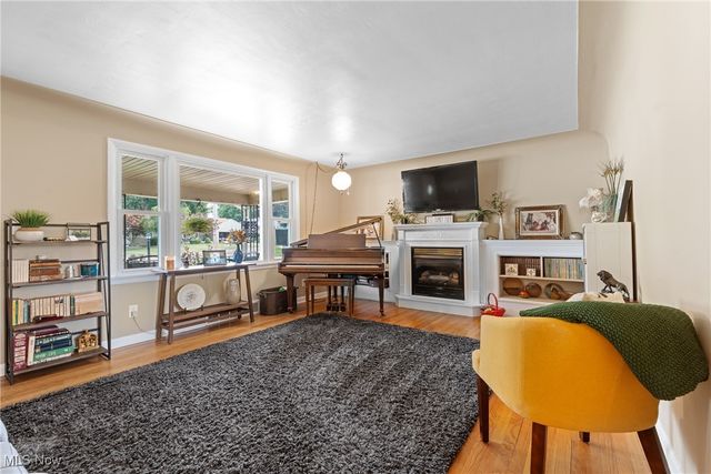 2866 Peacock Drive, Youngstown, OH 44511