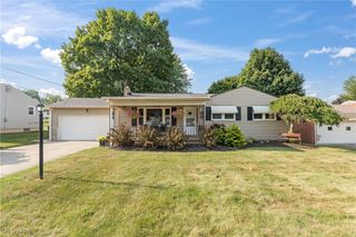 2866 Peacock Drive, Youngstown, OH 44511