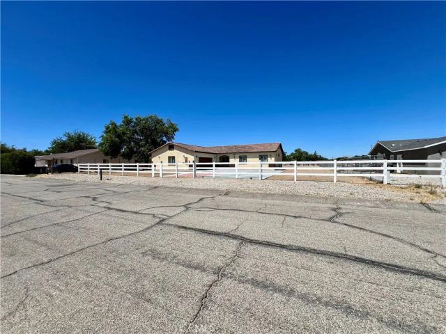 40719 171th Street, Lake Los Angeles, CA 93535