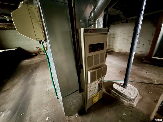 1402 28TH Avenue, Moline, IL 61265