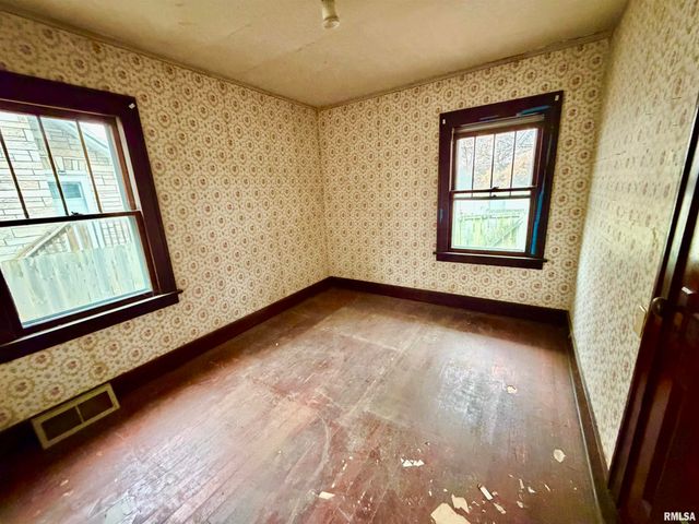 1402 28TH Avenue, Moline, IL 61265