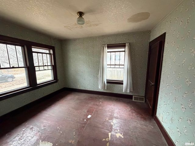 1402 28TH Avenue, Moline, IL 61265